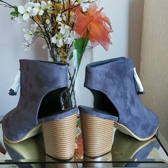 Sexy Gray Shoe Booties - Picture 3 of 4